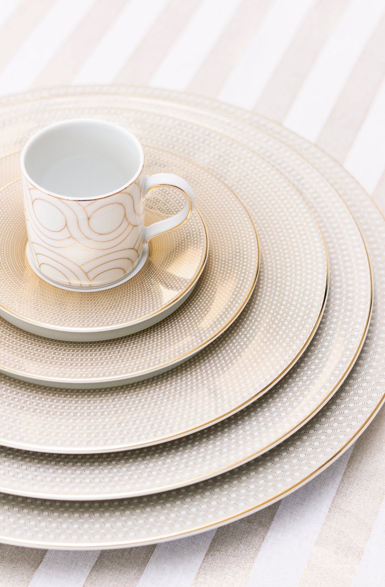 Infinity Espresso Cup + Saucer (Set of 4) - Cups & Drinkware | Altohaus