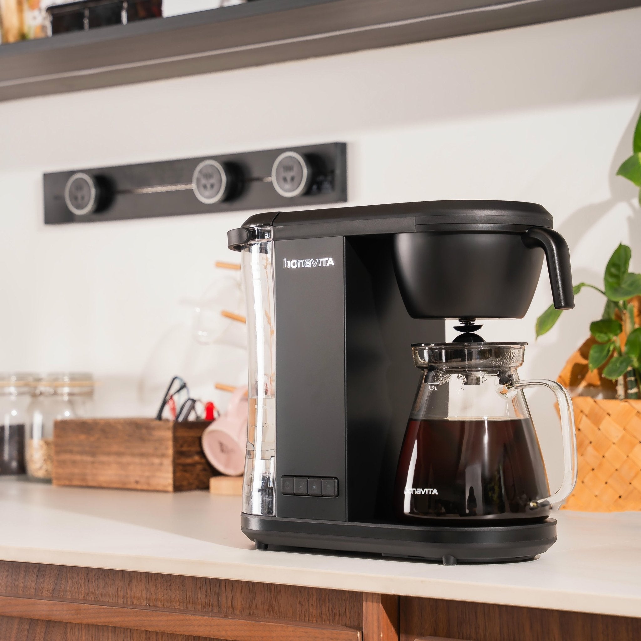 Enthusiast 8 - Cup Drip Coffee Brewer with 1.3L Thermal or Glass Carafe - coffee maker | Altohaus