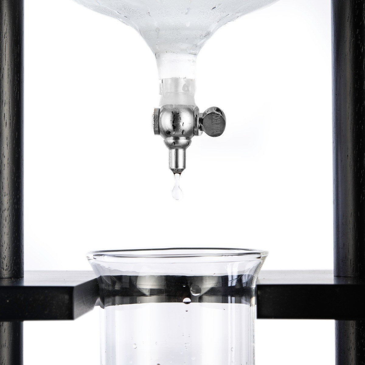 Yama Glass Cold Brew Tower – Black Straight Frame – 6–8 Cup (32 oz) - Cold - Brewer | Altohaus