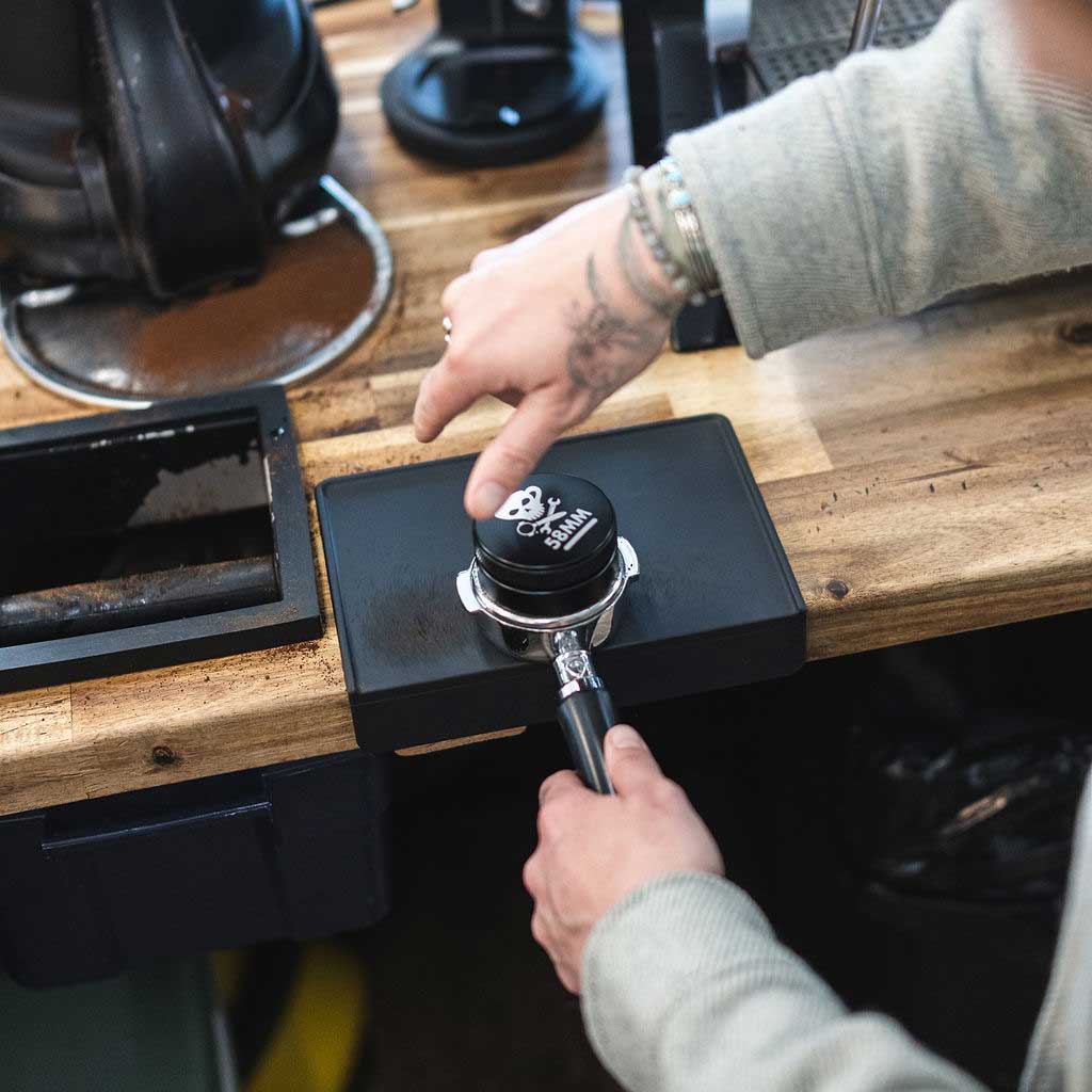 Espresso Distribution Tool & Leveler - Black, 58mm - Distribution Tool | Altohaus